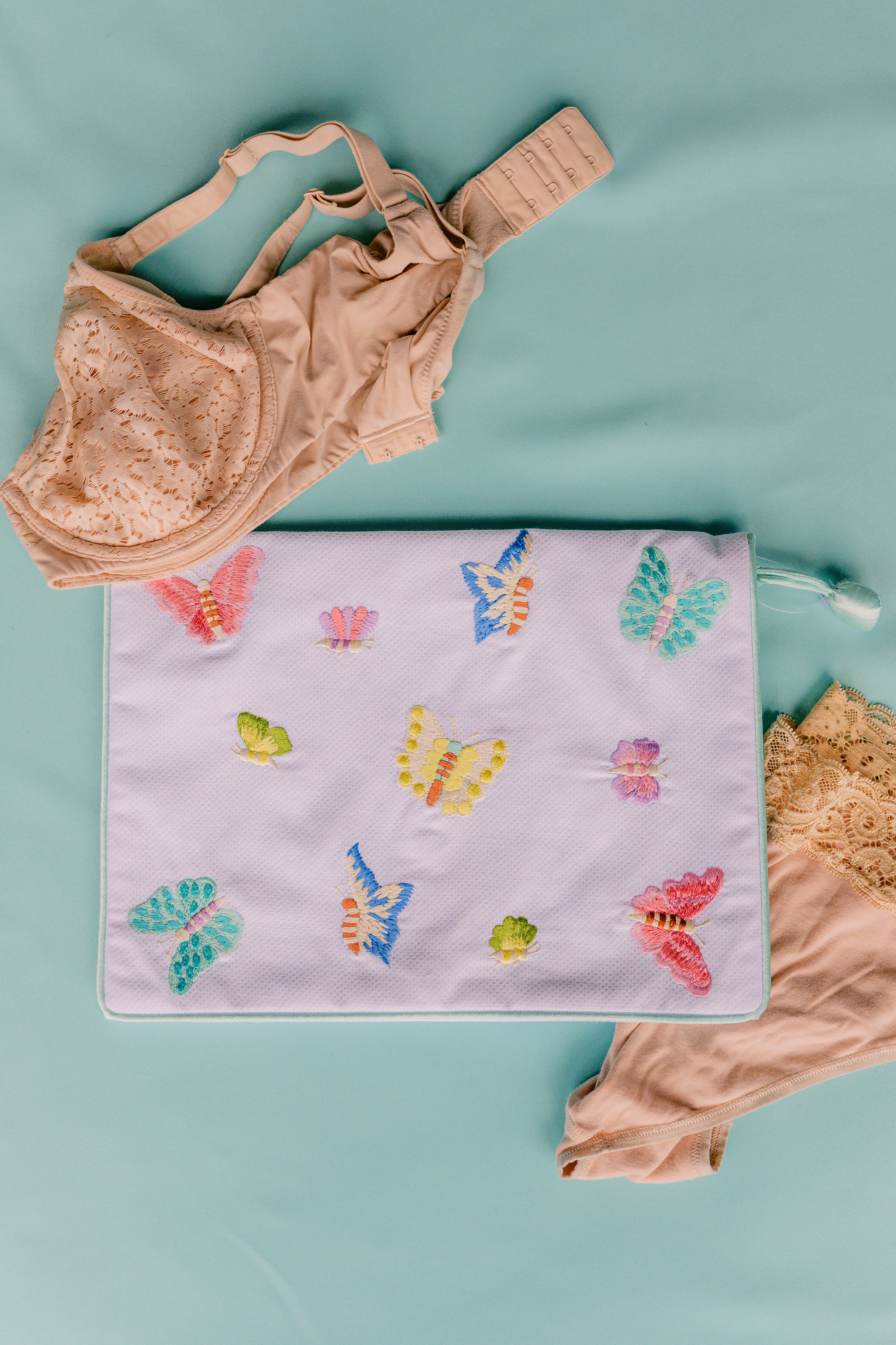 BUTTERFLY LINGERIE ENVELOPE - Image 3