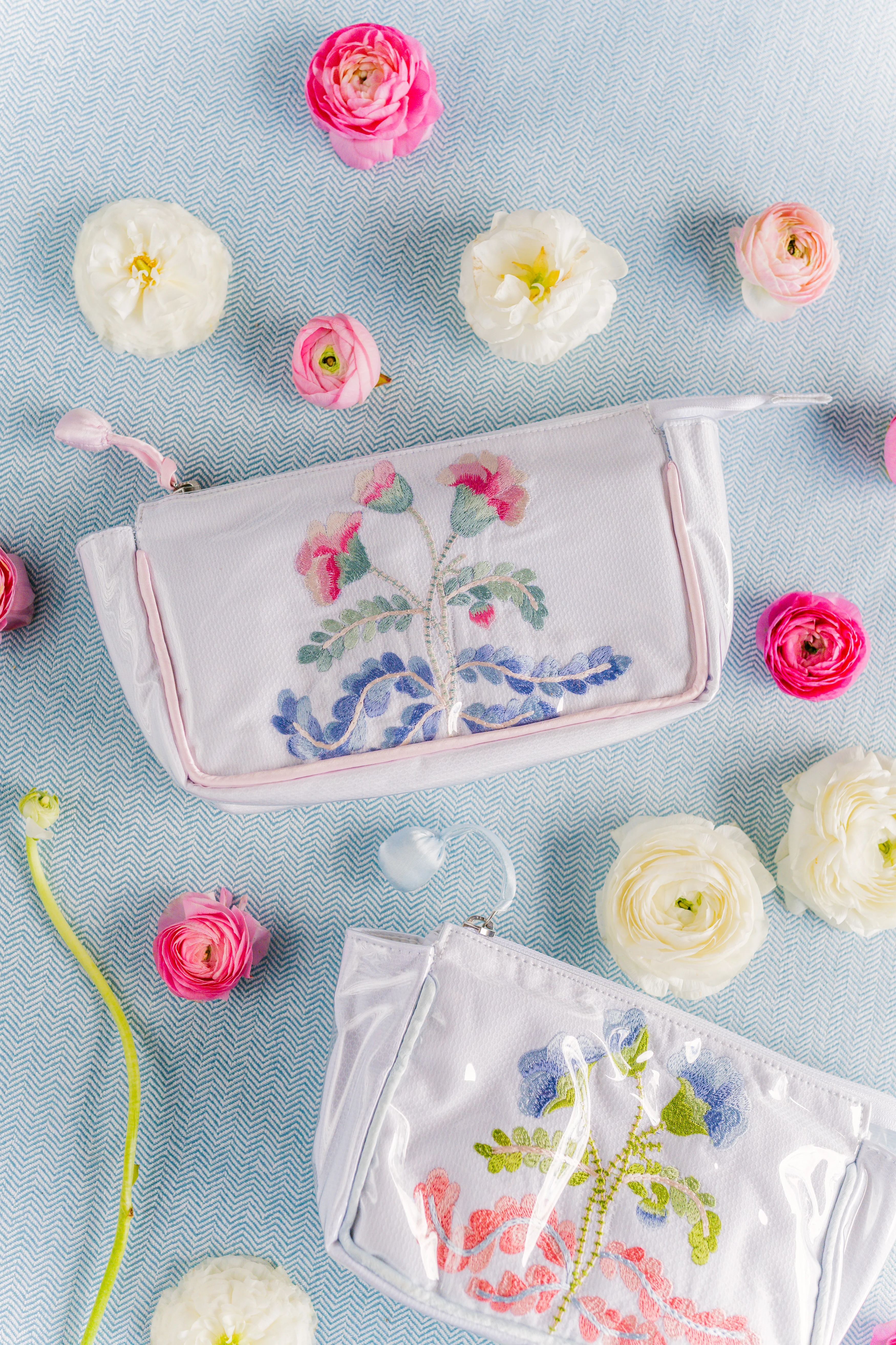 CARNATION SMALL MAKEUP BAG - Image 6