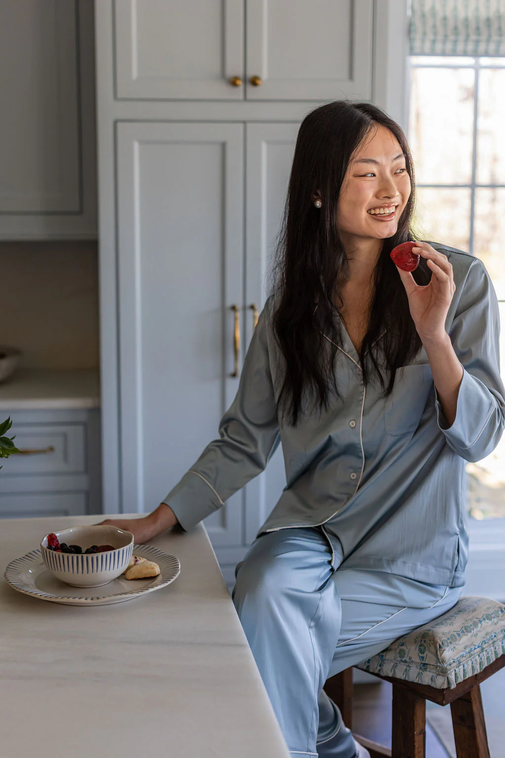 CLASSIC CHLOE SATIN PAJAMAS - Image 11