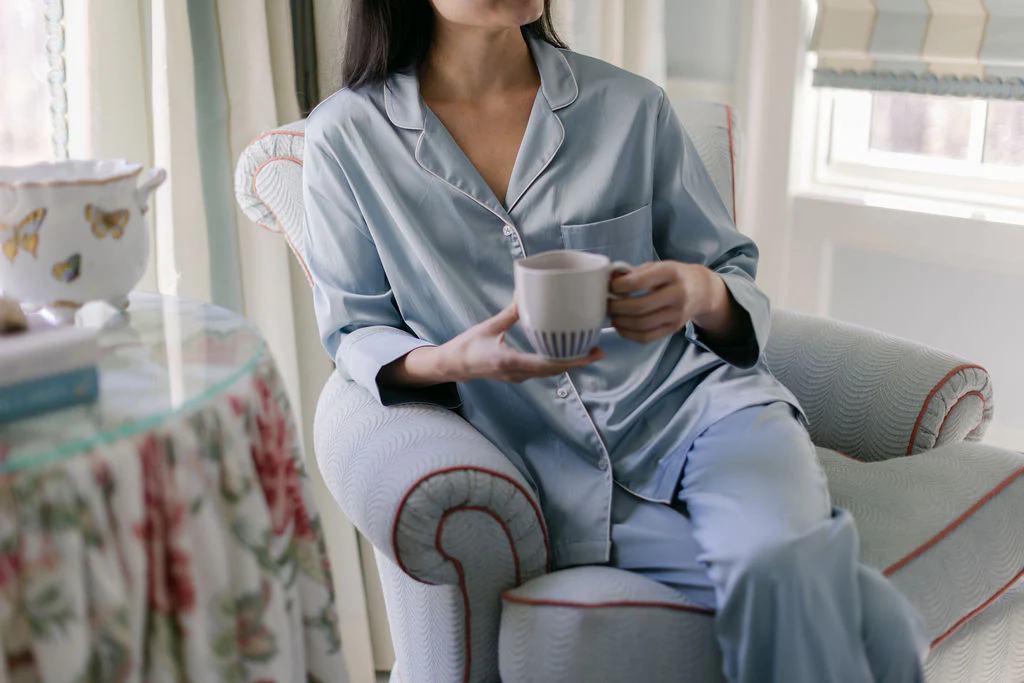 CLASSIC CHLOE SATIN PAJAMAS - Image 7