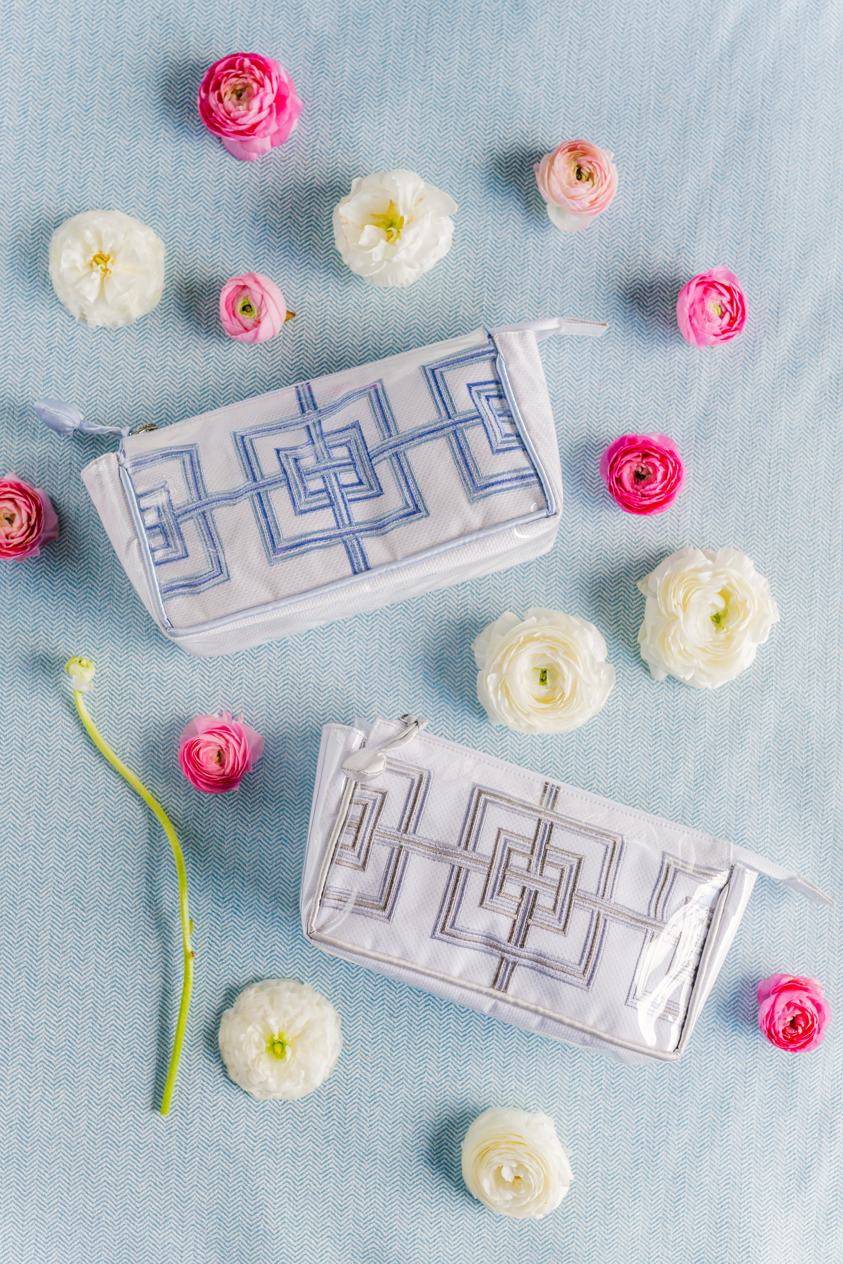 GEOMETRIC SMALL MAKEUP BAG - Image 6