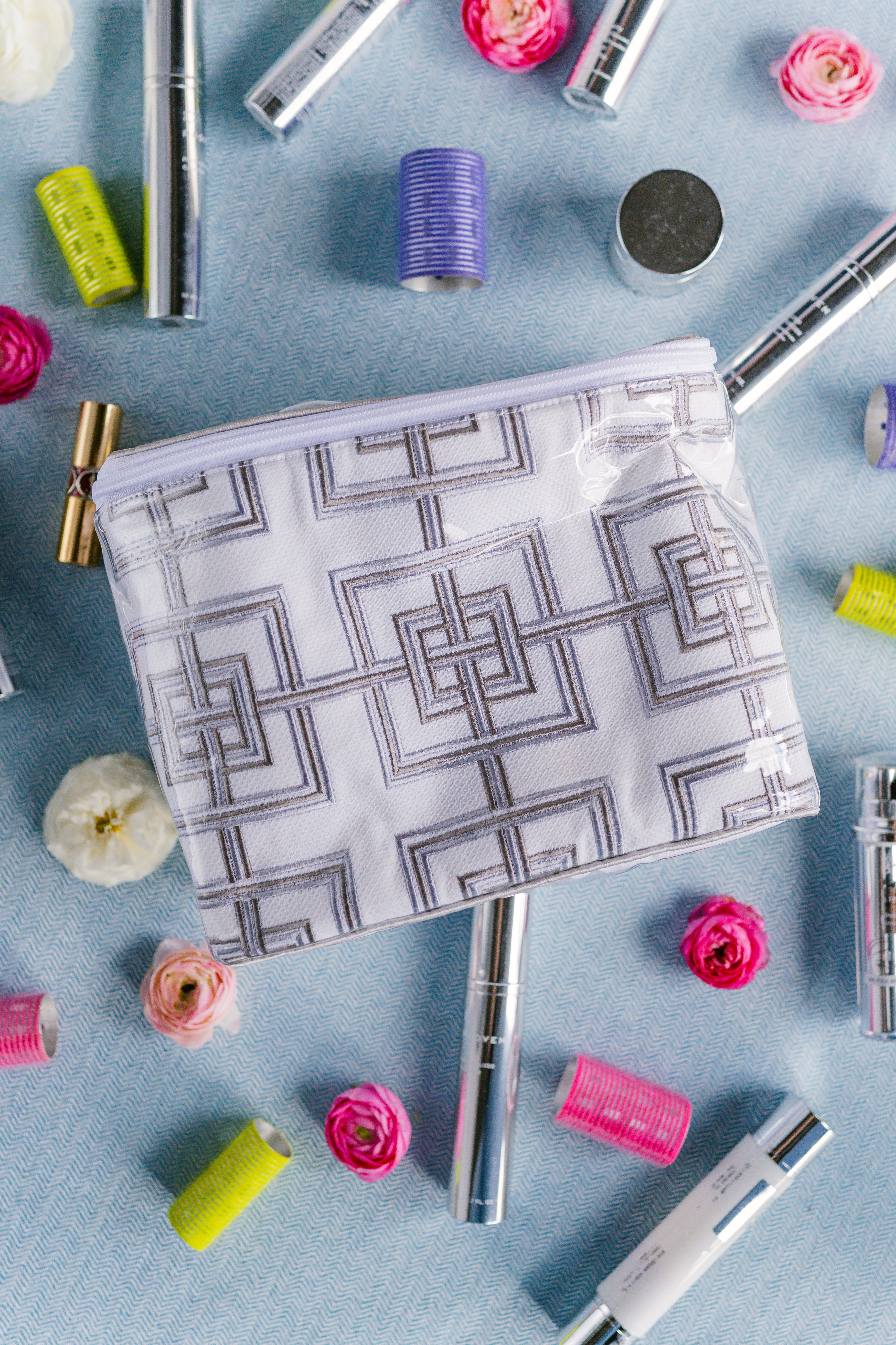 Geometric Train Case - Image 3