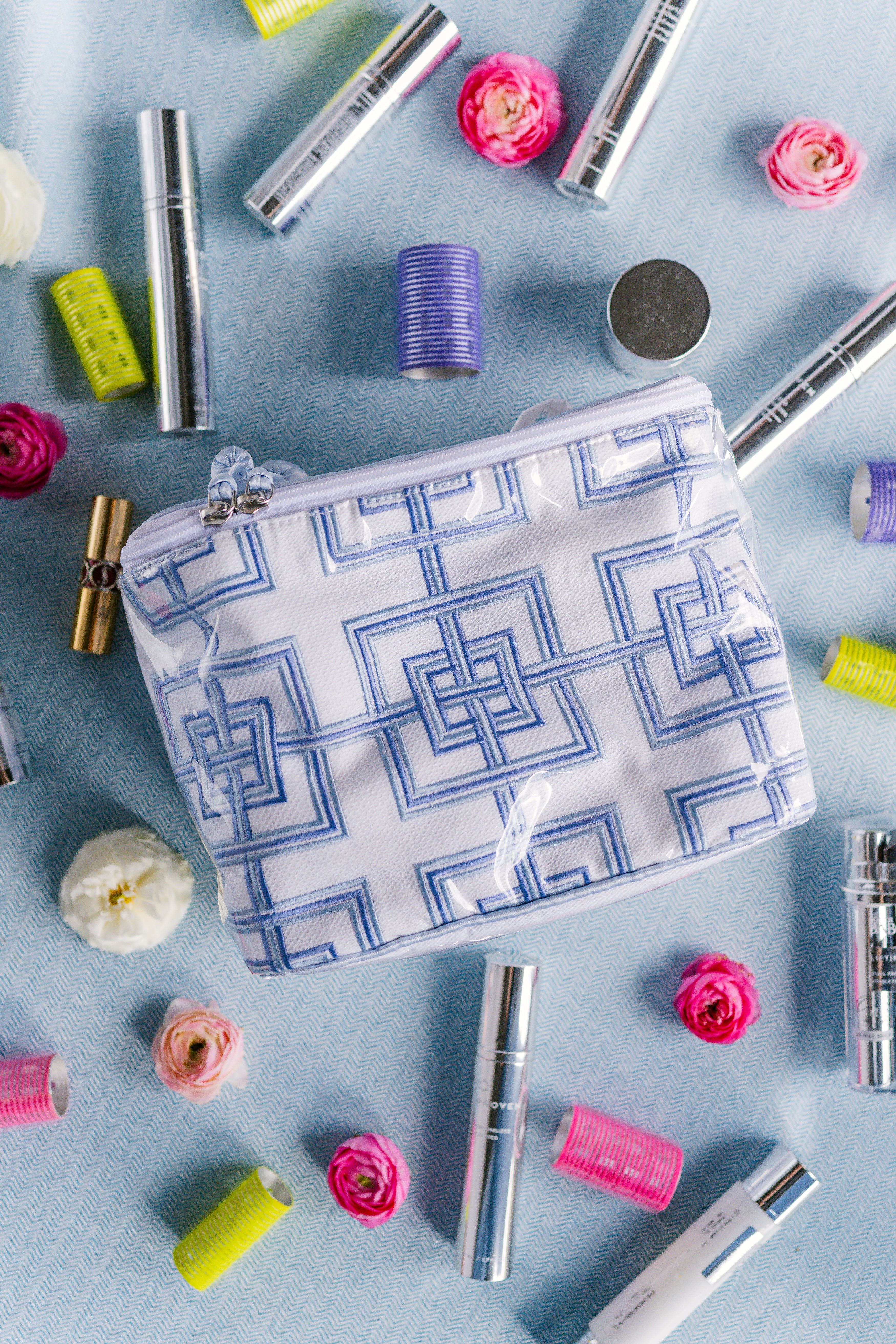 Geometric Train Case - Image 4